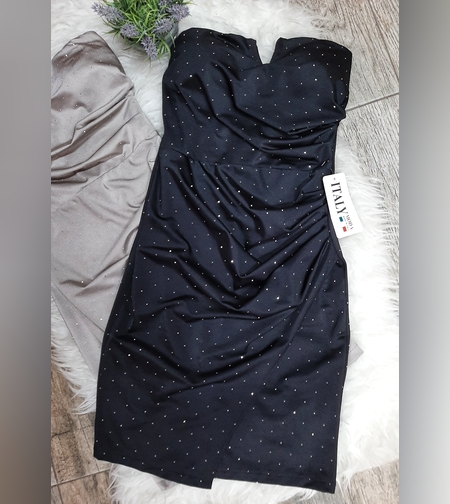 Рокля с камъчета