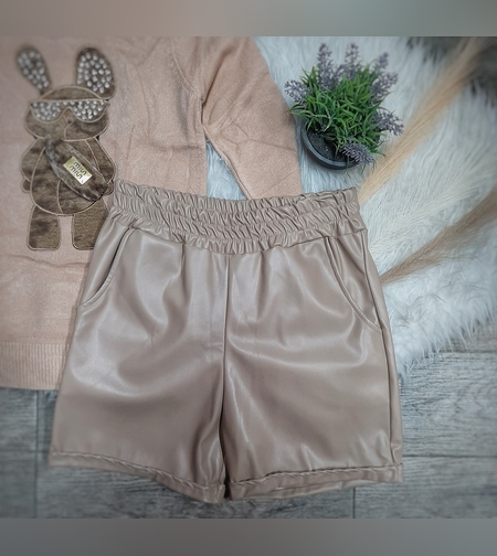 Къси кожени панталони