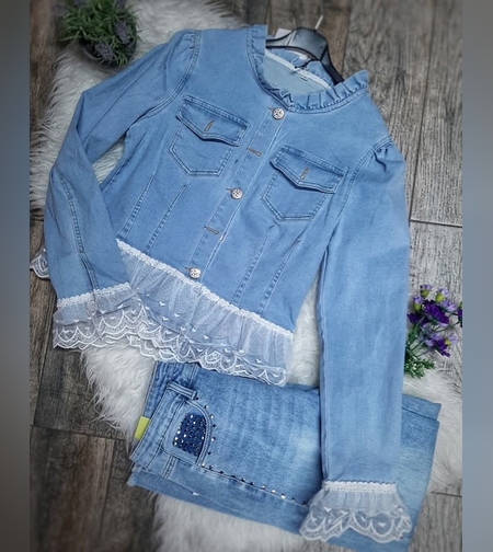 Дънково яке с дантела