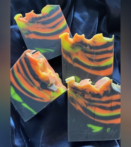 Натурален сапун ”Ябълка и Канела”