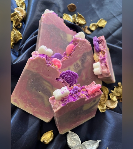 Натурален сапун "Тамян и Смирна" – Арт сапун с козе мляко и благороден аромат