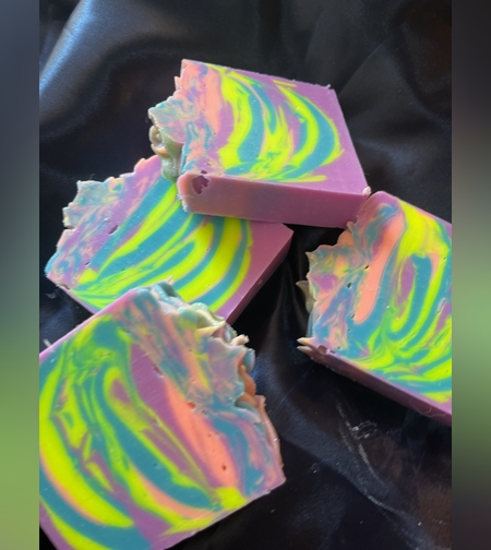 ръчно изработен сапун Игра със Si