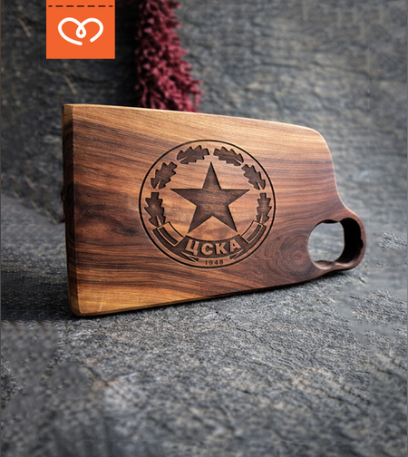 ЦСКА дъска за мезета,  Орехова дъска за подарък, Дървена дъска с лого подарък за футболен фен