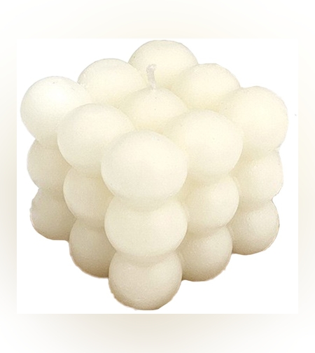 Lumanare Parfumata, Flippy, din Ceara De Soia, Model Cub, Gradient in 3 Culori Pale, 6x6x6 cm, Aroma de Musetel, Alb