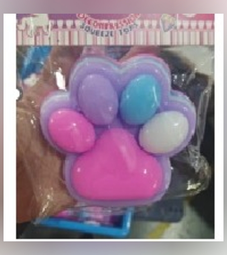 Jucarie Antistres Squishy, Flippy, cu Revenire Lenta, Labuta de Pisica Pufoasa, 8.5 x 7.5 cm, Ambalaj Transparent, Multicolor Roz