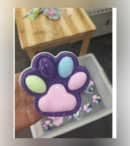 Jucarie Antistres Squishy, Flippy, cu Revenire Lenta, Labuta de Pisica Pufoasa, 8.5 x 7.5 cm, Ambalaj Transparent, Mov inchis Roz