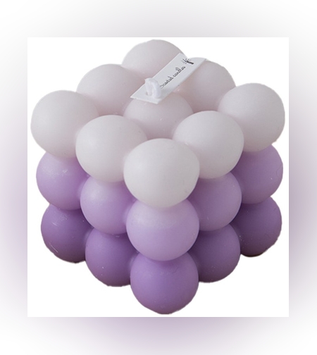 Lumanare Parfumata, Flippy, din Ceara De Soia, Model Cub, Gradient in 3 Culori Pale, 6x6x6 cm, Aroma de Lavanda, Mov