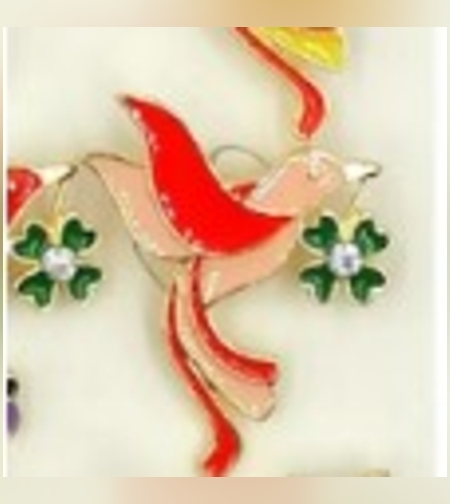 Martisor Brosa Mica in Cutie, Dimensiune Brosa 2.5-3 cm, Material Metal, Model Randunica