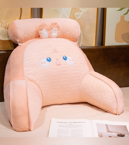 Perna Multifunctionala, Flippy, Spatar pentru Pat, Protectie Lombara, Marime Medie, 60 x 40 cm, din Latex, Model Iepuras, Roz pudrat