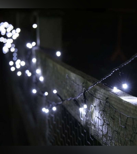 Instalatie de Craciun cu Baterii Tip Liniar, 2 jocuri de lumini, Fir Verde 5 m 50 LED -uri, Alb Rece