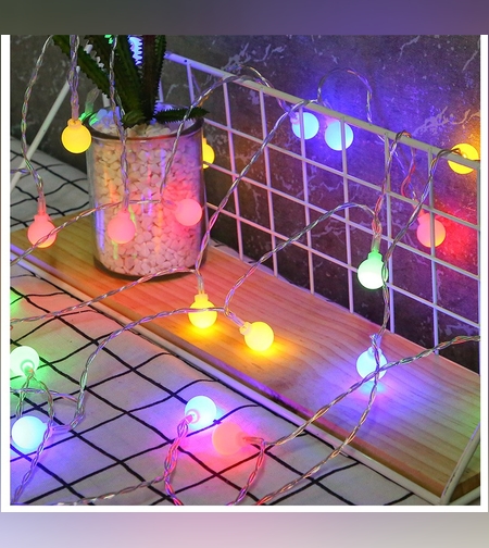 Instalatie sfere brad Craciun Flippy, 3 metri, 20 LEd-uri, alimentare la retea, fir transparent, multicolora