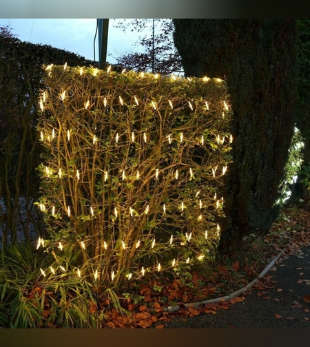 Instalatie Craciun tip plasa, cu transformator 31V, 1.5 m x 1.5 m, Alb Cald, 120 LED-uri V5, 8 jocuri de lumini, fir verde, Flippy