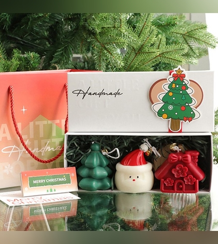 Lumanari Parfumate de Craciun, Flippy, GIFT BOX din 3 Lumanari din Ceara de Soia, Model C Om de Zapada, Brad, Casuta, 22.5 x 9.5 x 9 cm, Multicolor