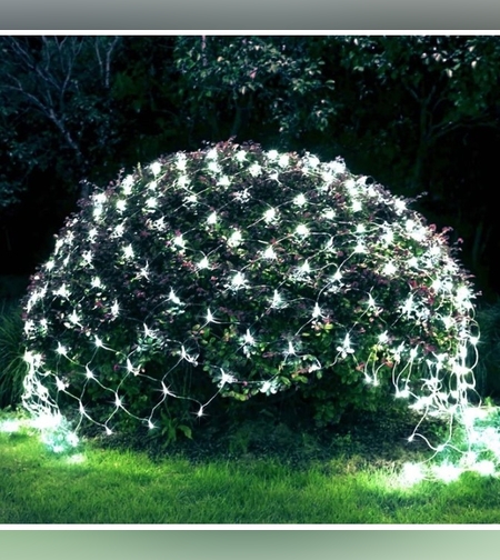 Instalatie Craciun Yoto, Tip Plasa, 3 m x 3 m, 320 LED-uri, Prelungitor 1.5 m, 8 Jocuri de Lumini, Interconectabila, Fir transparent, Interior/Exterior, Alb Rece