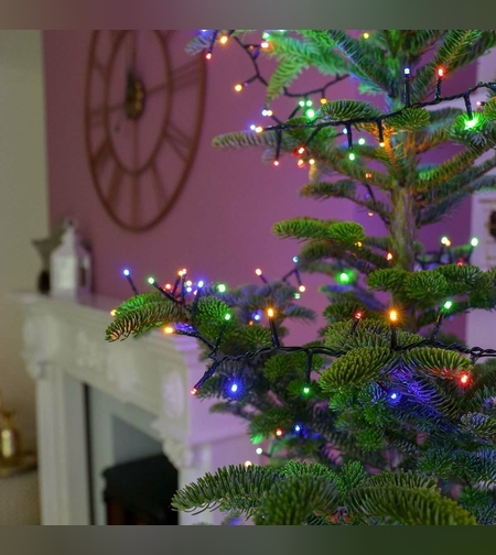 Instalatie de Craciun liniara Yoto, 10 m, din care 1 m cablu priza 220V, 100 LED, 8 jocuri de lumini, controler, fir negru, multicolor