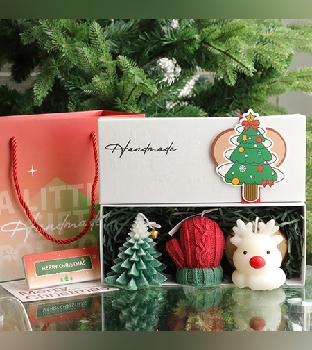 Lumanari Parfumate de Craciun, Flippy, GIFT BOX din 3 Lumanari din Ceara de Soia, Model A Brad, Manusa, Ren, 22.5 x 9.5 x 9 cm, Multicolor