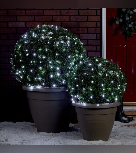 Instalatie de Craciun liniara Yoto, 17 m, din care 1 m cablu priza 220V, 200 LED, 8 jocuri de lumini, controler, fir negru, alb rece