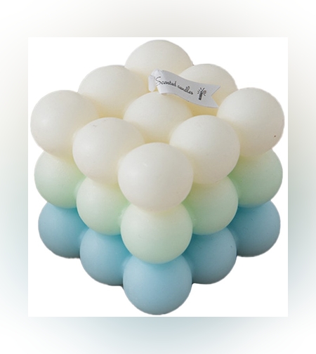 Lumanare Parfumata, Flippy, din Ceara De Soia, Model Cub, Gradient in 3 Culori Pale, 6x6x6 cm, Aroma de Mare, Albastru deschis