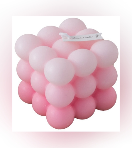 Lumanare Parfumata, Flippy, din Ceara De Soia, Model Cub, Gradient in 3 Culori Pale, 6x6x6 cm, Aroma de Piersic Alb, Roz