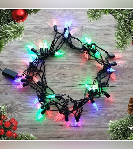 Instalatie de Craciun Liniara RGRB Yoto, 10 m, din care 1 m Prelungitor 220V, 40 LED, Model Brazi, Utilizare Interior/Exterior, Interconectabila, Fir Negru, multicolor