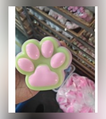 Jucarie Antistres Squishy, Flippy, cu Revenire Lenta, Labuta de Pisica Pufoasa, 8.5 x 7.5 cm, Ambalaj Transparent, Verde Roz