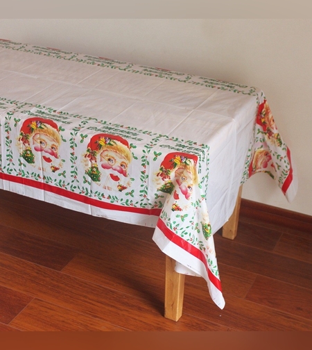 Fata de masa dreptunghiulara Flippy, PVC, 2.5 mm grosime, imprimeu Mos Craciun, potrivit pentru Craciun, utilizare multipla, 180 x 108 cm, alb