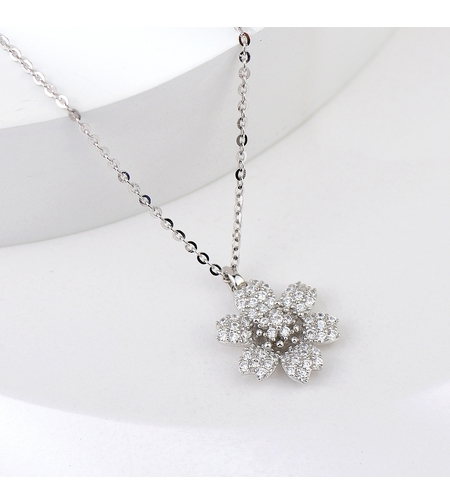 Сребърно колие Цвете Деликатни Кристали | колекция Delicate Silver | Бижута Invoke.bg