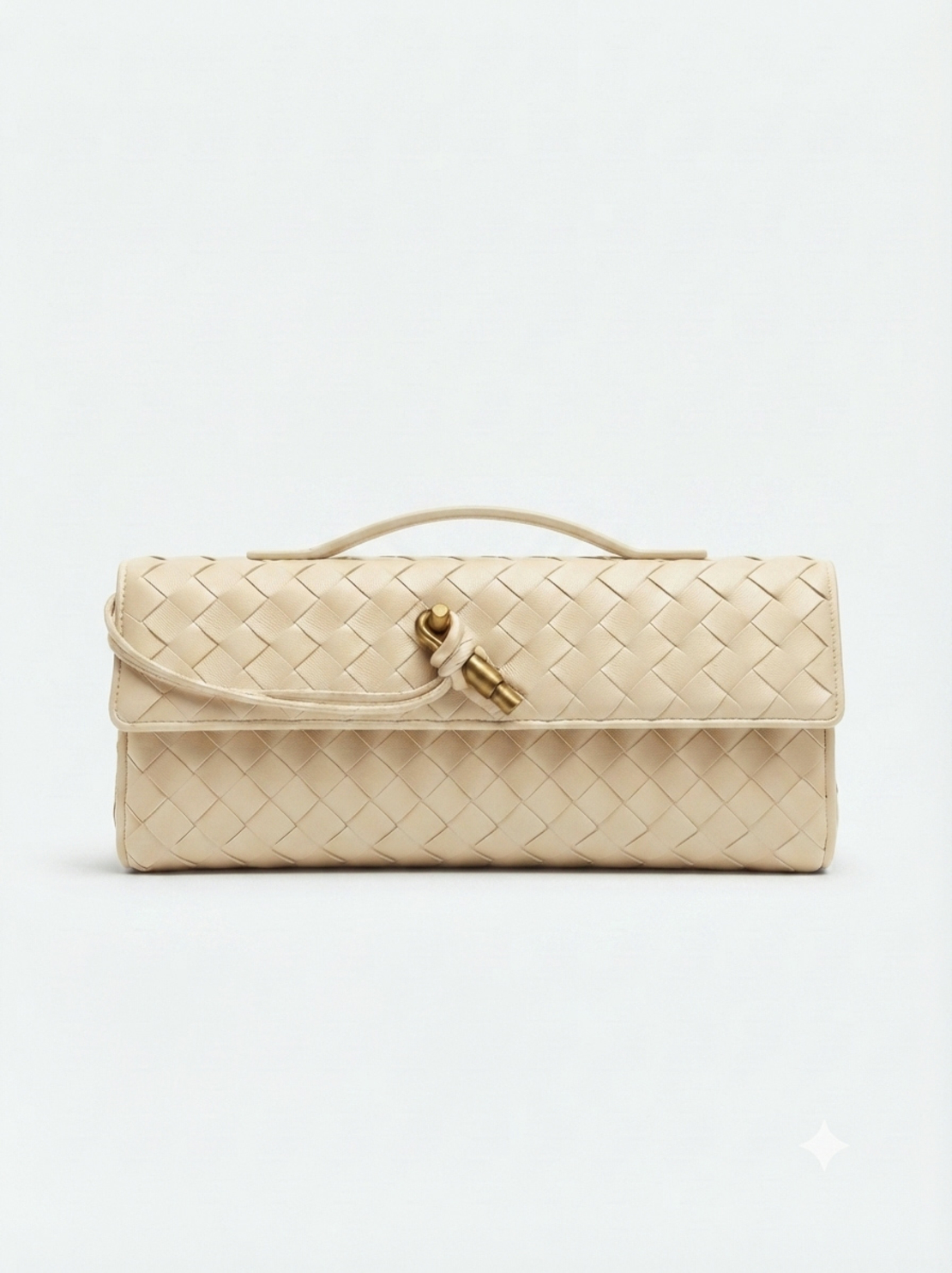 LEATHER CLUTCH IN BEIGE