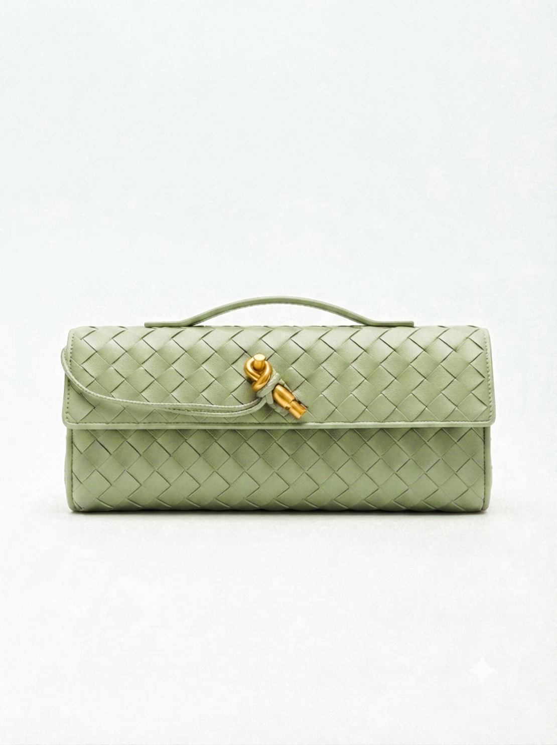LEATHER CLUTCH IN LIGHT GREEN