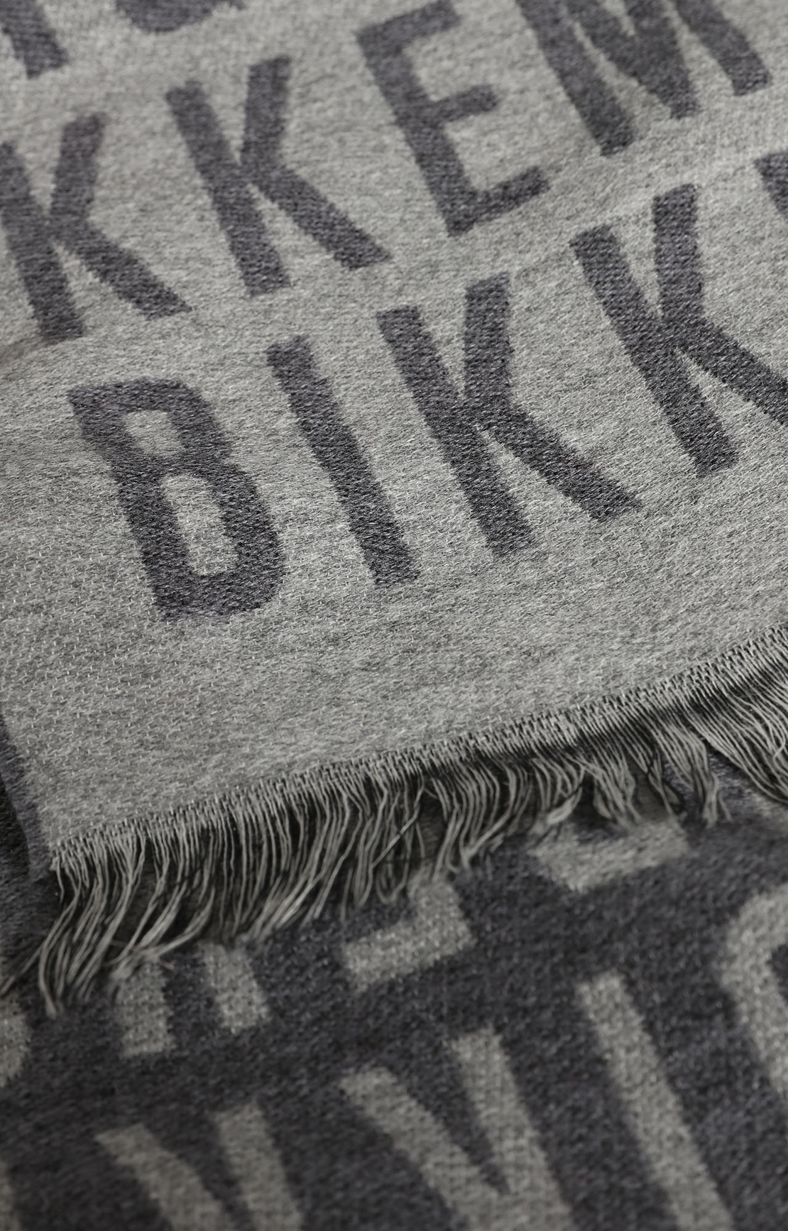 ВЪЛНЕН ШАЛ BIKKEMBERGS