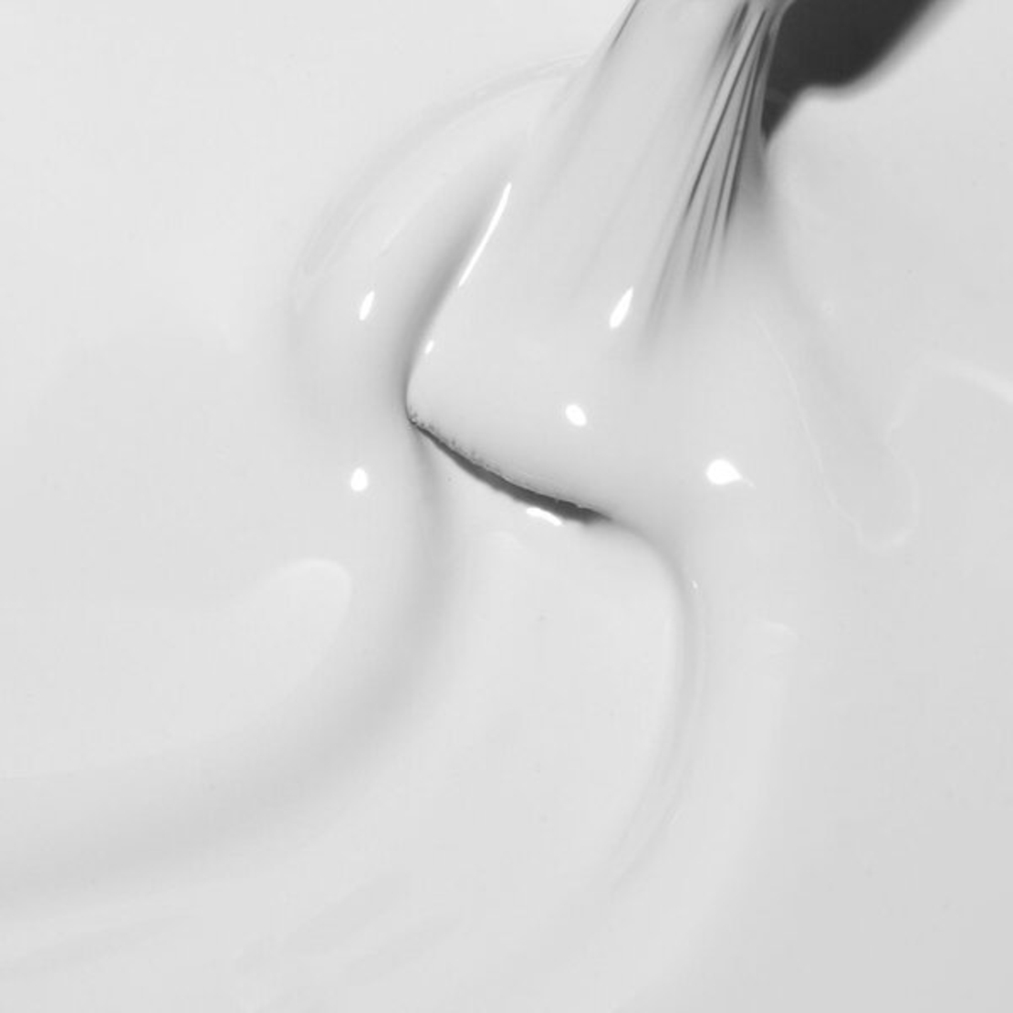 Полуперманентен лак за нокти Cupio Coliection-Milky White 15ml
