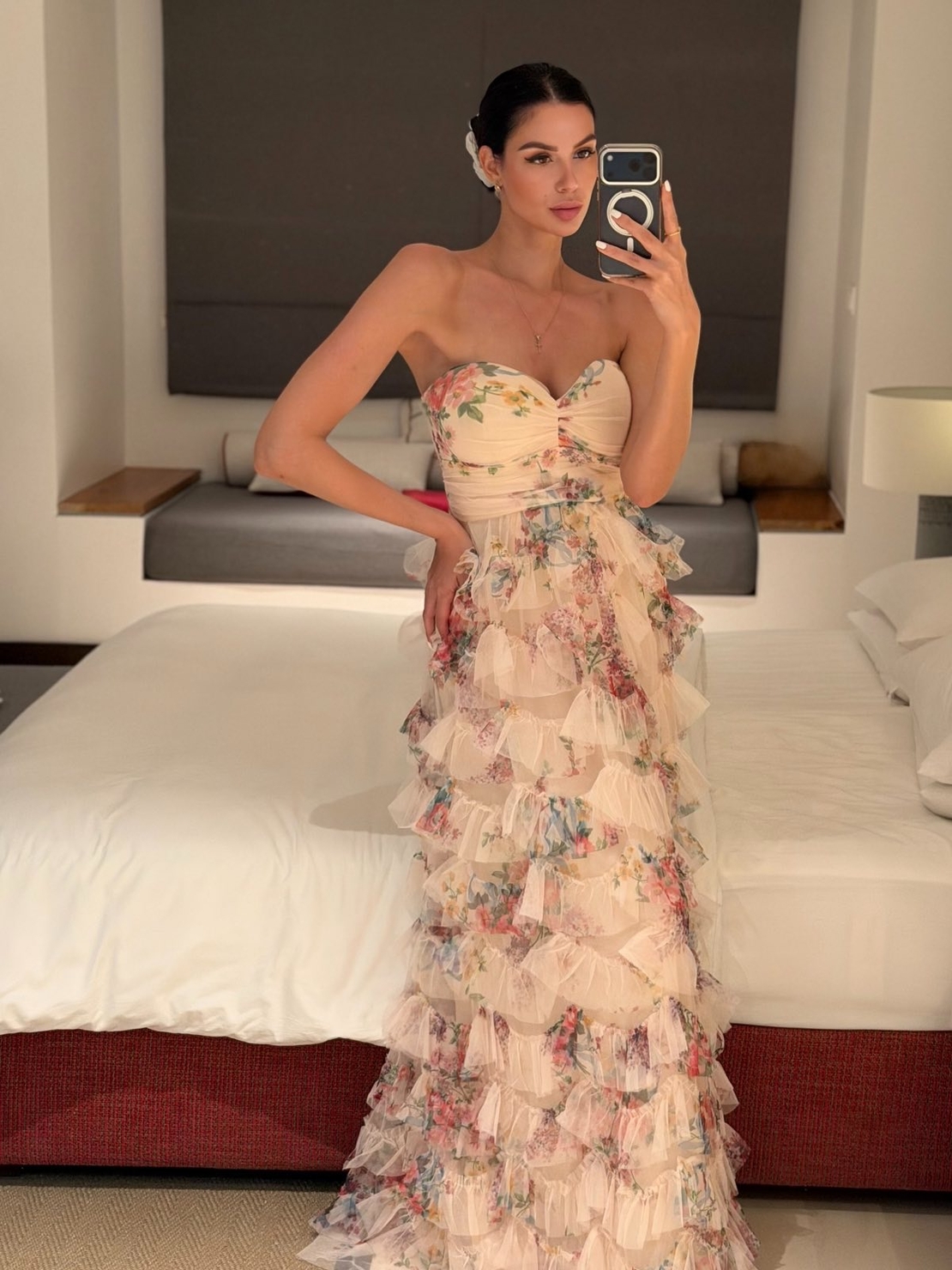 Дамска дълга рокля с волани и бюстие