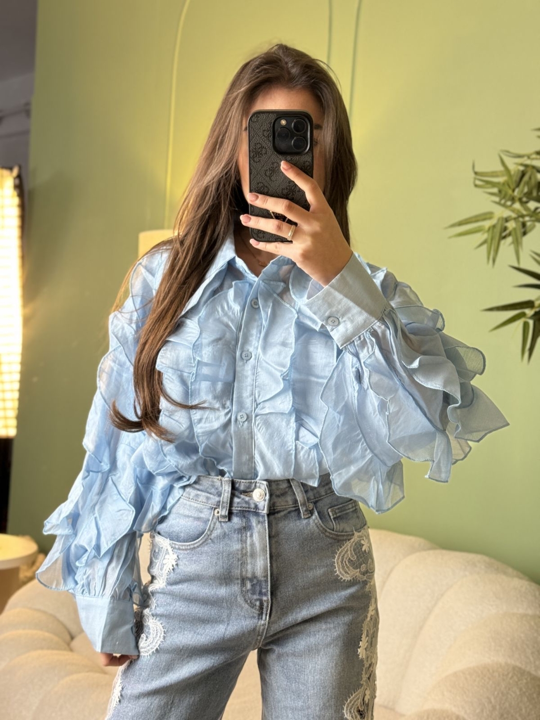 Дамска синя елегантна риза с ефирни волани