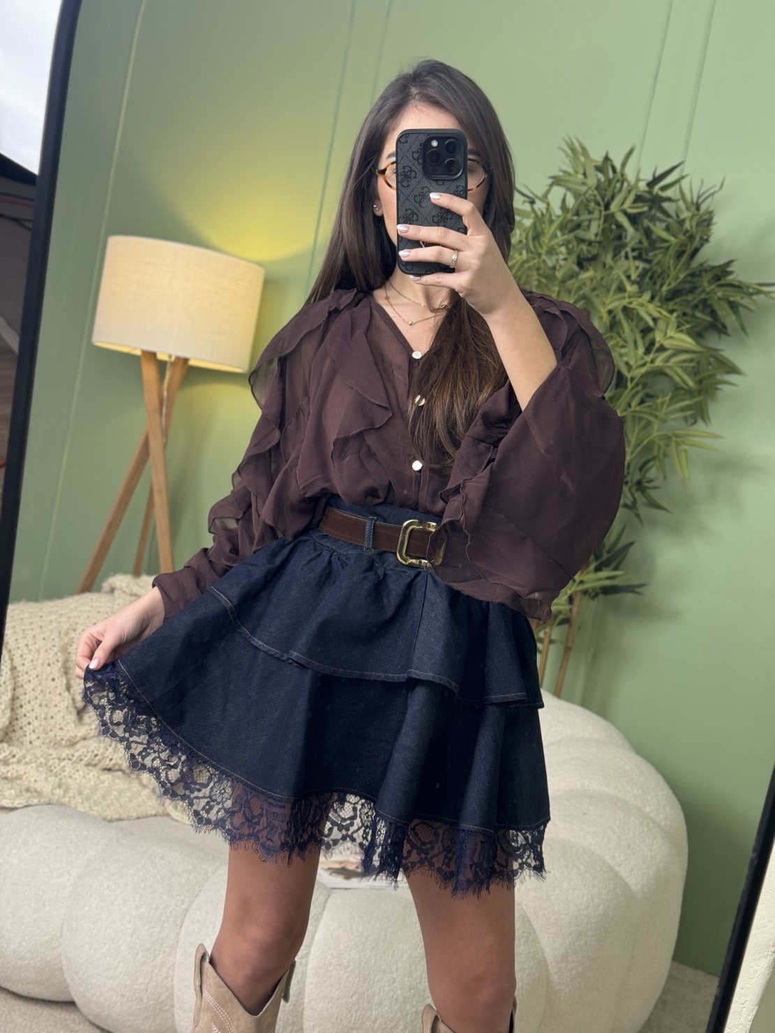 Дамска блуза Ruffle Elegance-кафяво