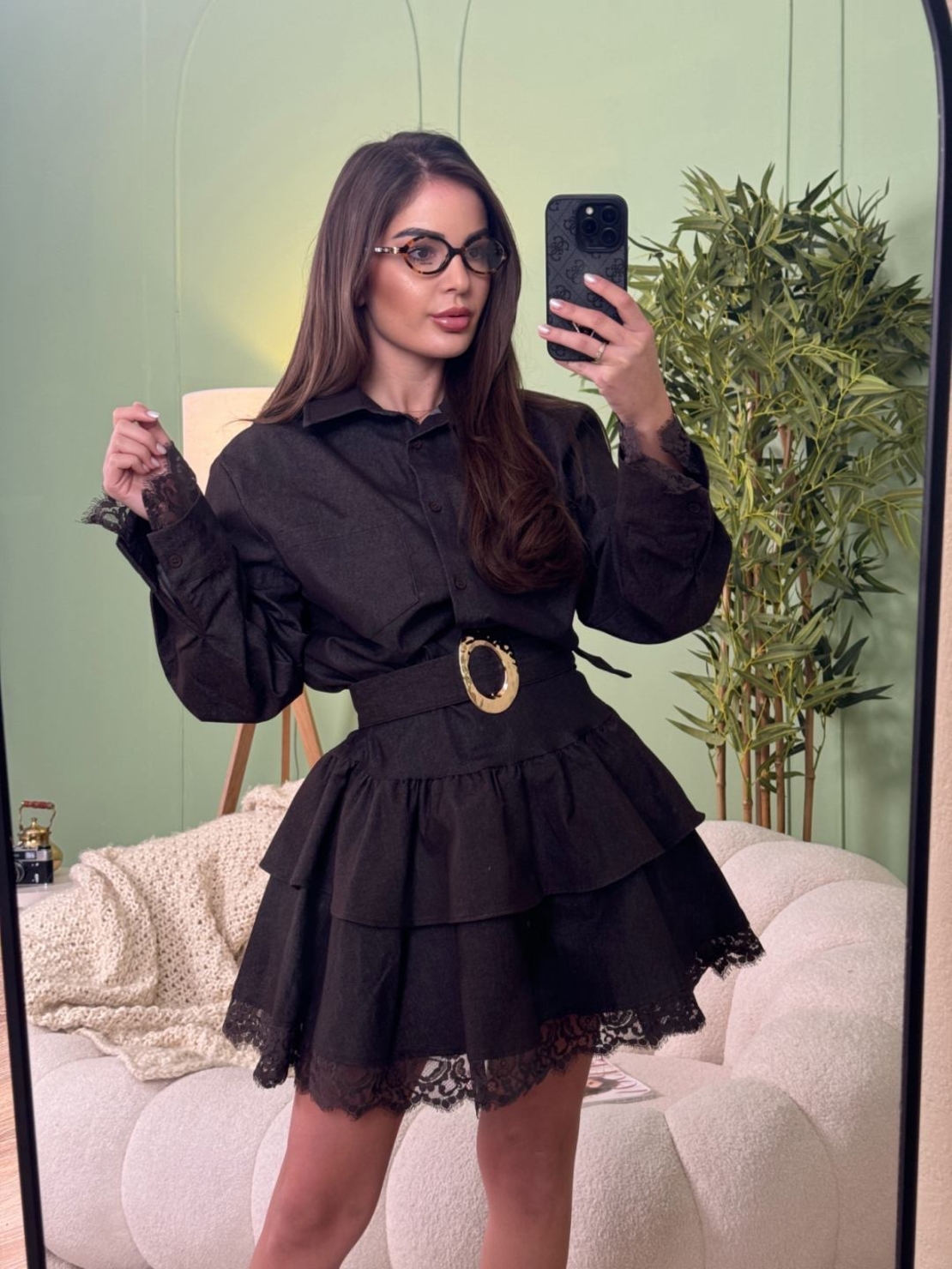 Елегантна кафява  дамска рокля с колан и дантелени детайли