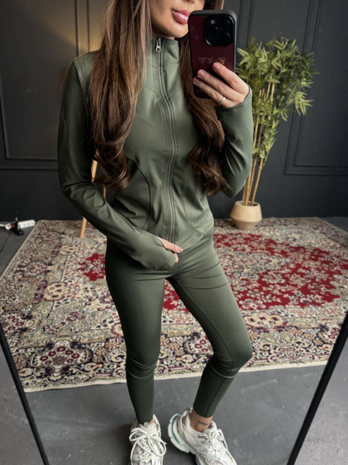 Спортен комплект с цип и клин-зелено