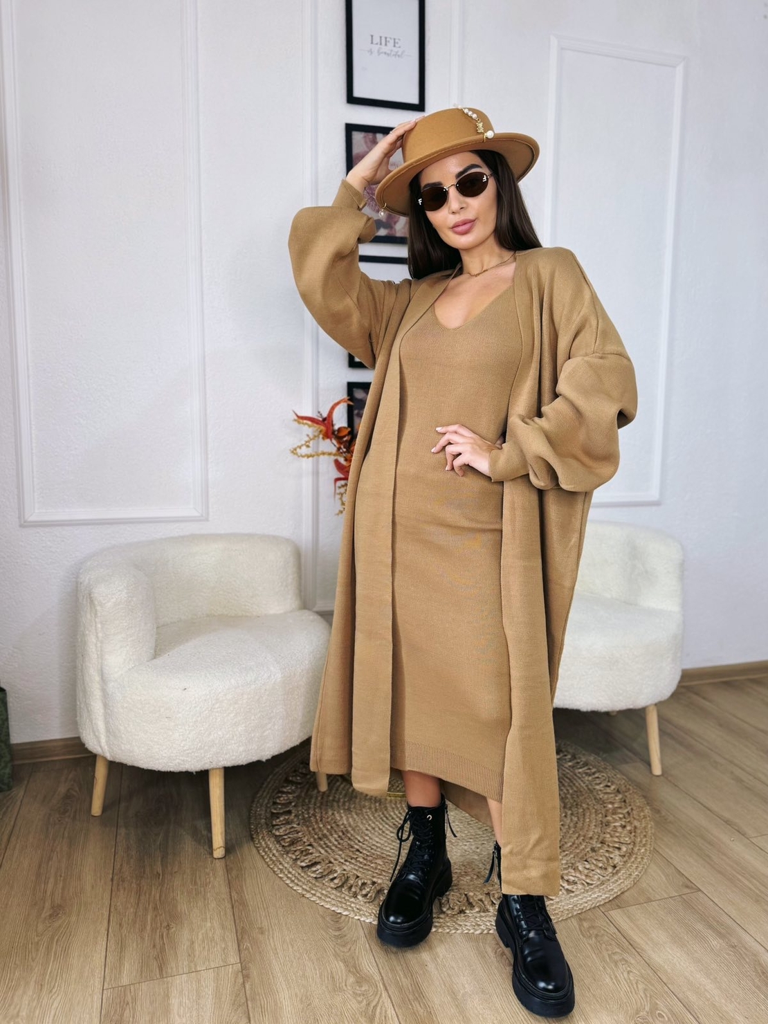 Дамски камел  комплект – рокля и жилетка