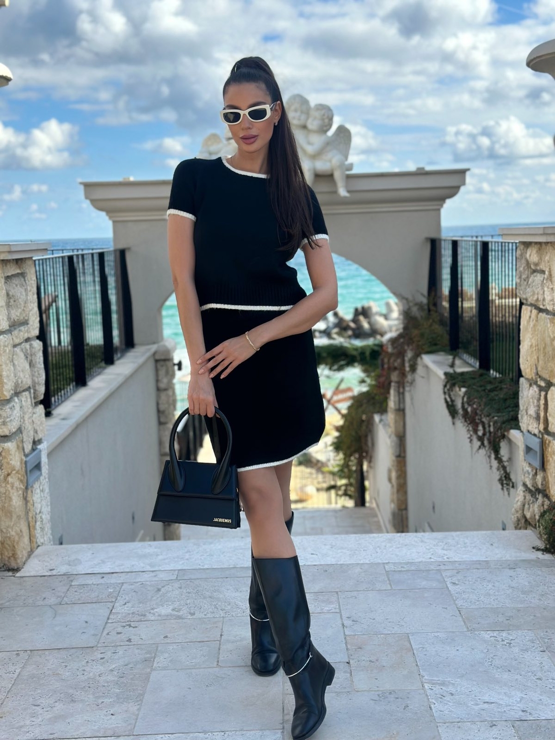 Комплект с пола и блуза с контрастен кант в черно