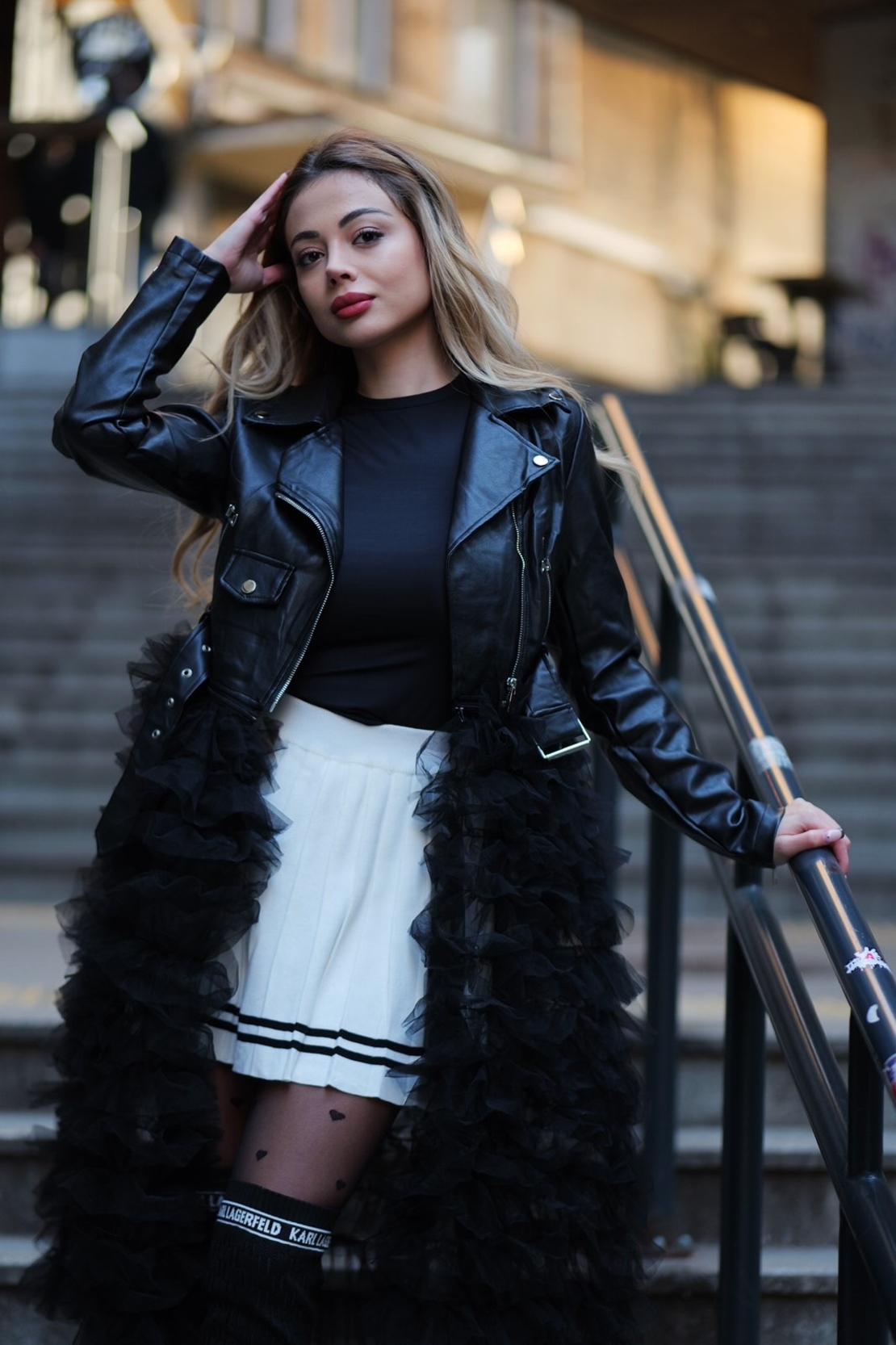 Яке със сваляща се тюлена пола