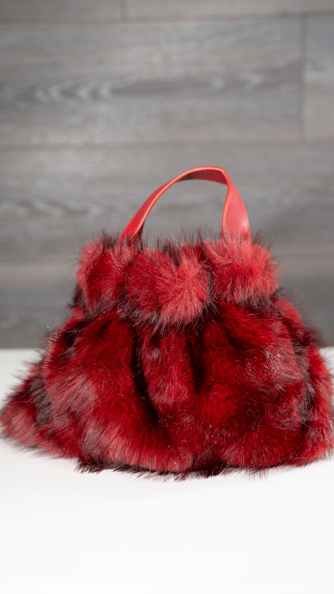 Дамска пухена чанта с дръжки-червено