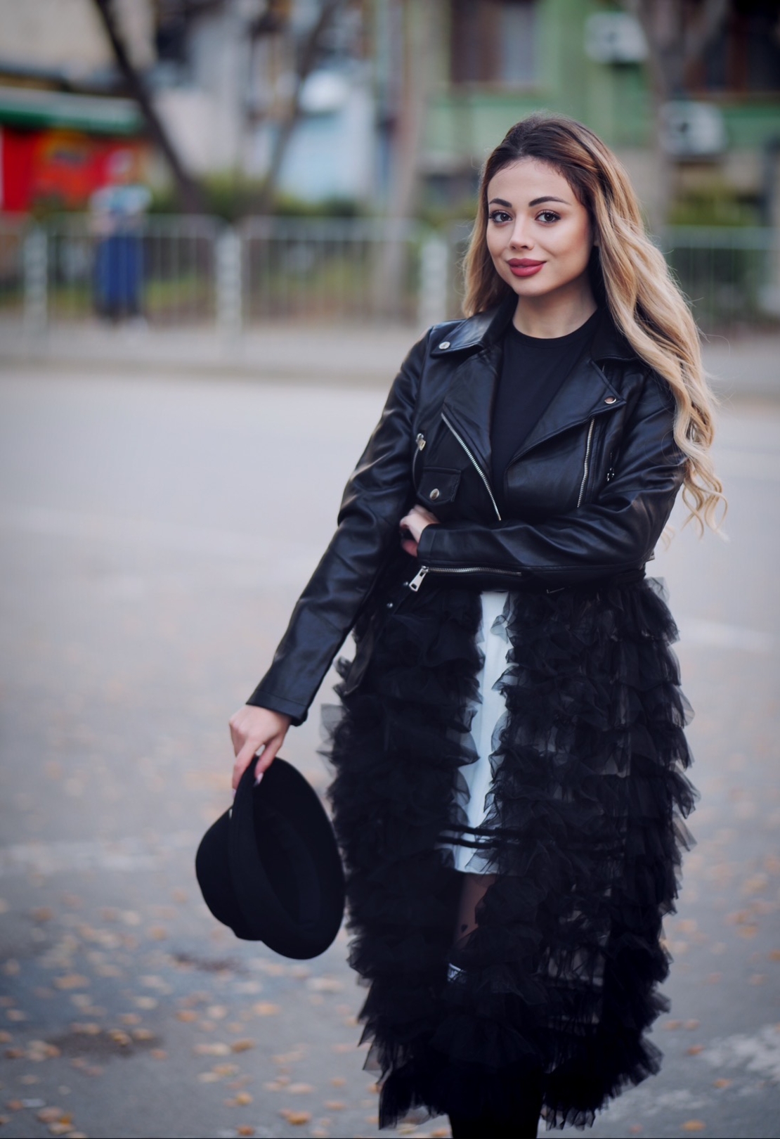 Яке със сваляща се тюлена пола