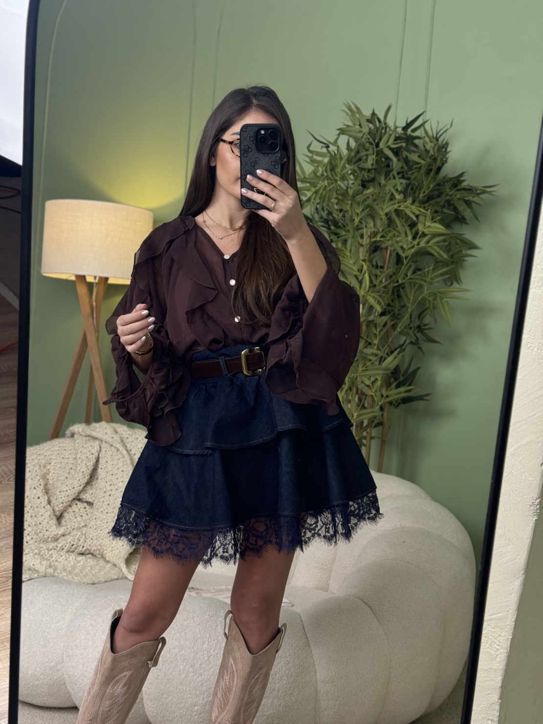 Дамска блуза Ruffle Elegance-кафяво