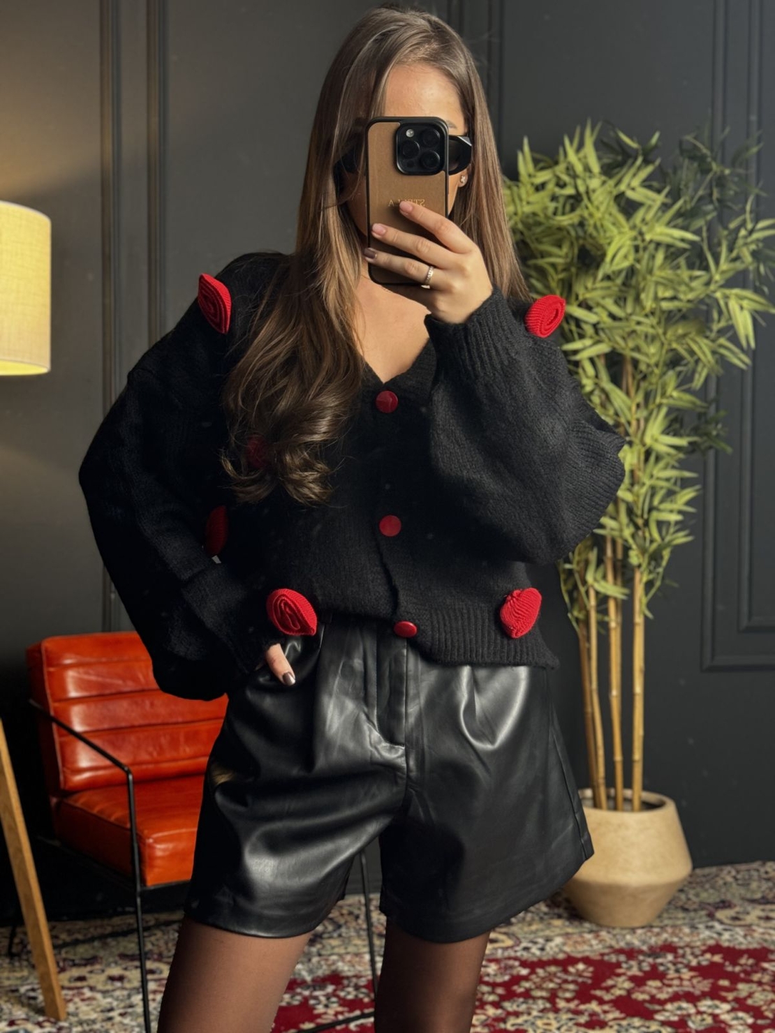 Кожени панталонки с висока талия в черно