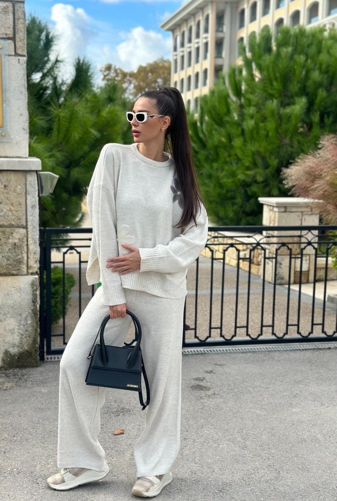 Комплект “Floral Mood” с апликация на цветя-бяло