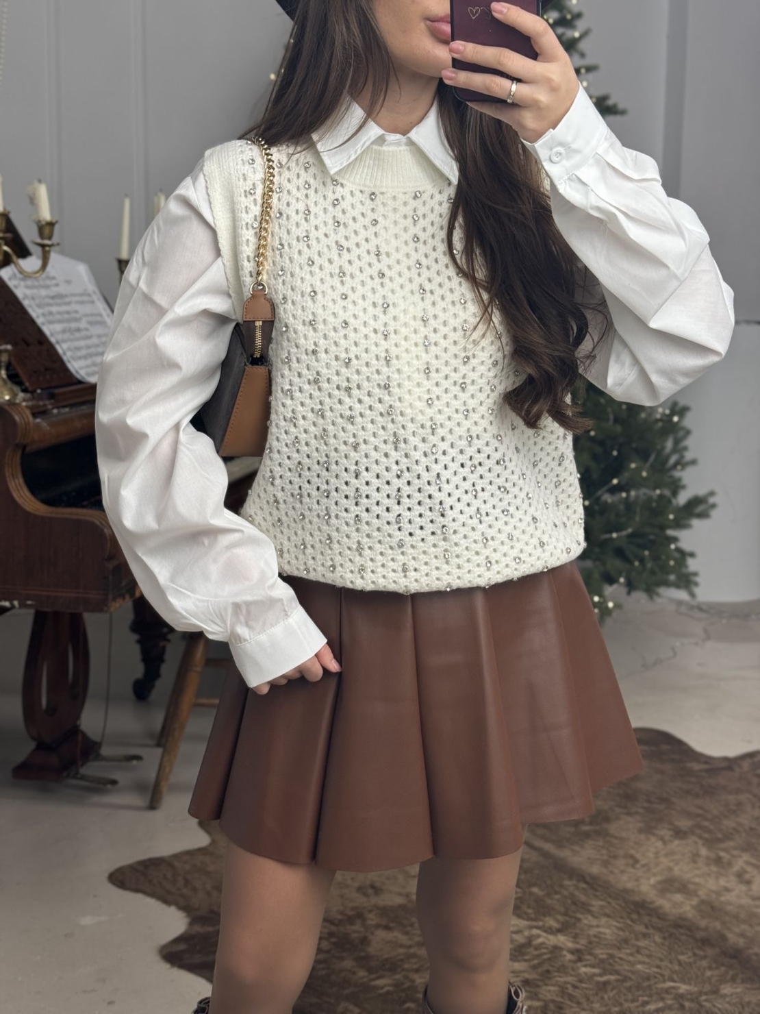 Дамски комплект елече и риза Classic Charm-бяло