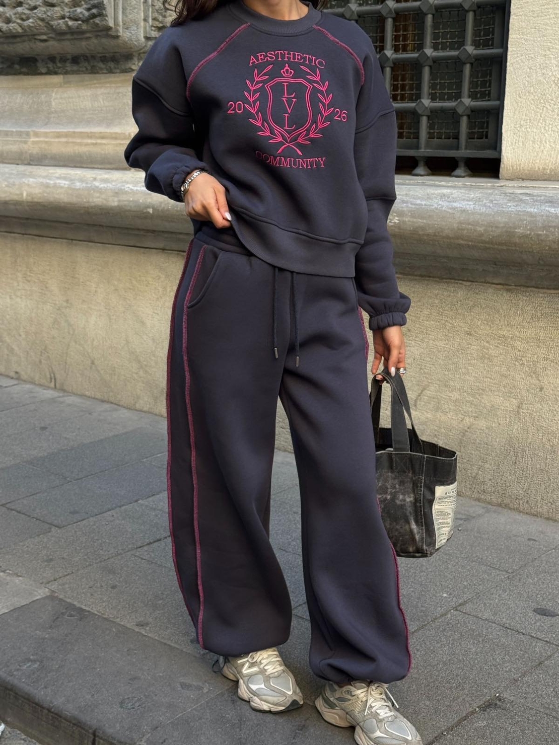 Дамски спортен комплект Aesthetic Community (суитшърт + панталон)-син