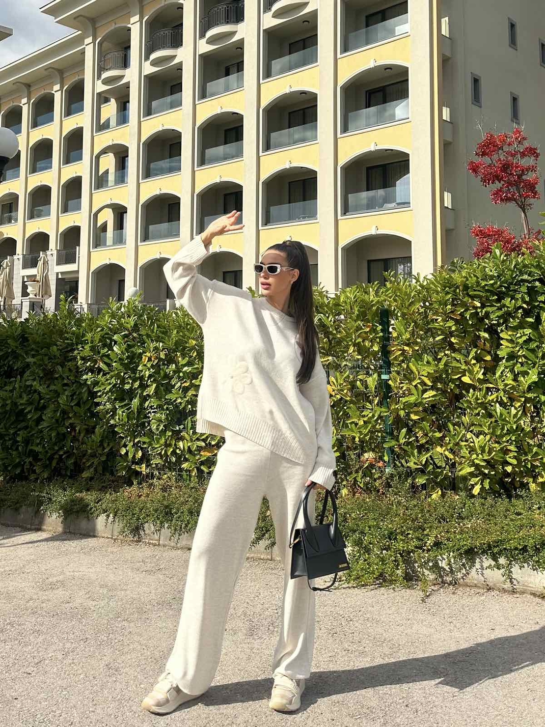 Комплект “Floral Mood” с апликация на цветя-бяло