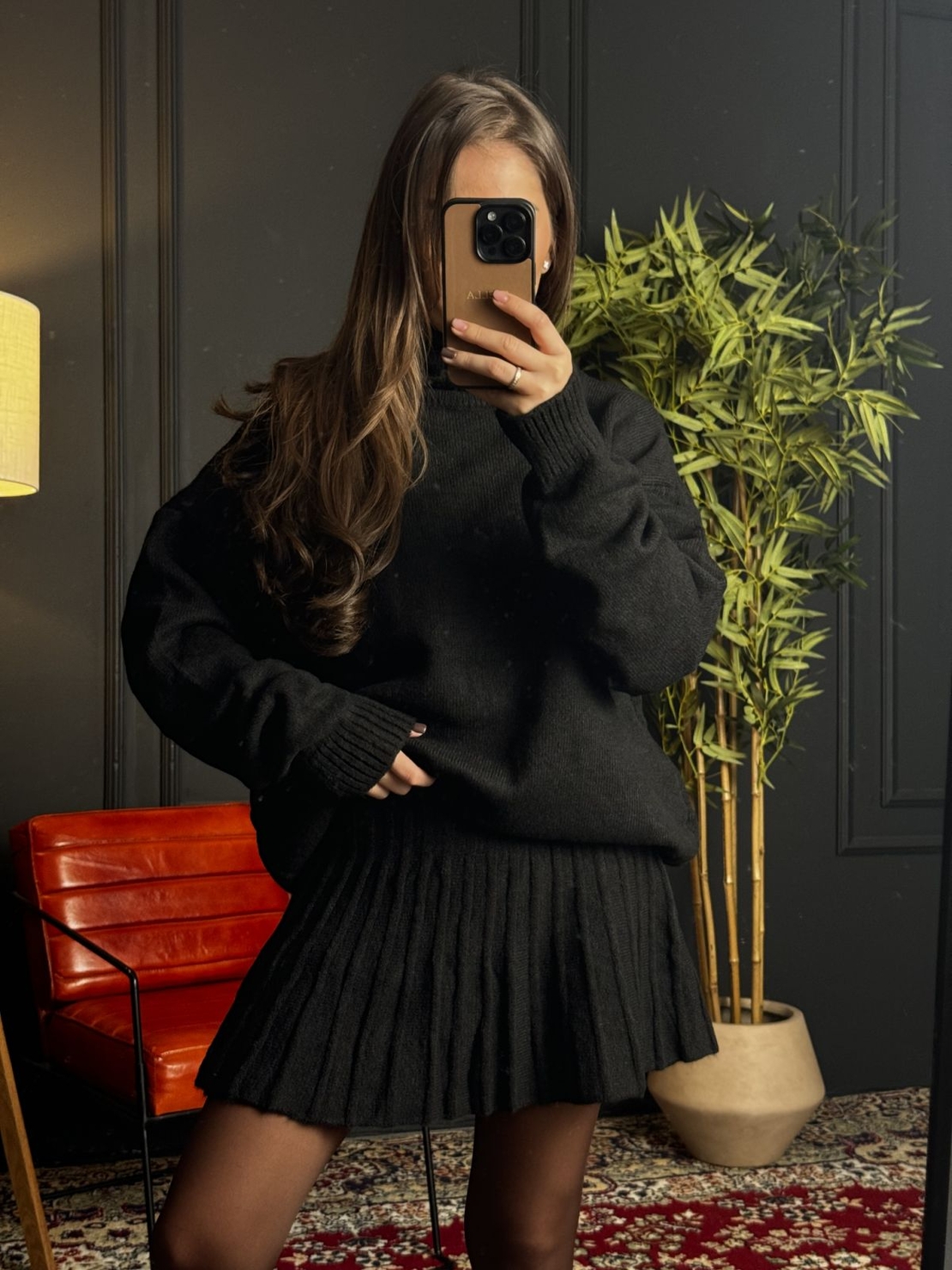 Комплект поло и пола с плисиран дизайн-черно