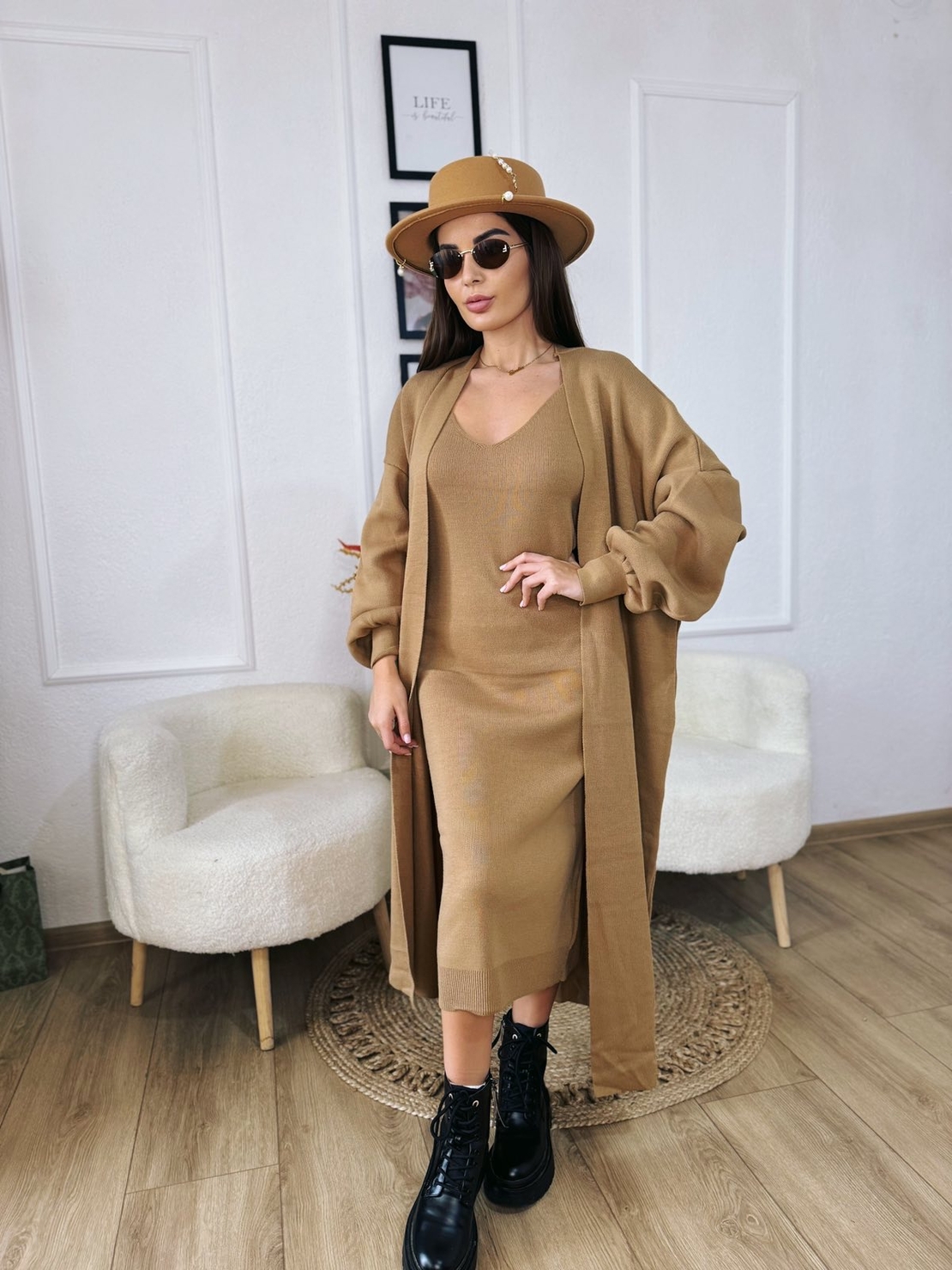 Дамски камел  комплект – рокля и жилетка