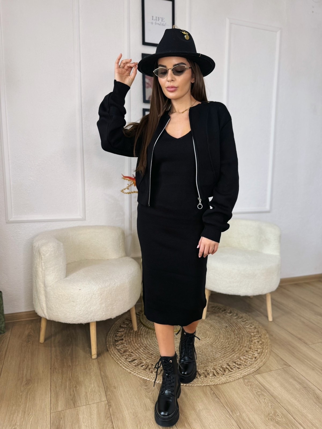 Дамски  черен комплект – рокля и къса жилетка